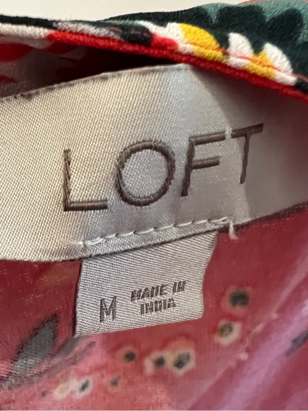 LOFT Women’s Red Floral Sleeveless Blouse - Like New - Picture 2 of 11